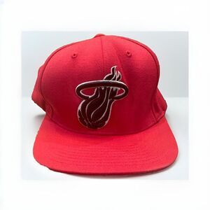 Miami Heat Hat Cap Mitchell & Ness Snapback NBA Basketball Pink Adjustable